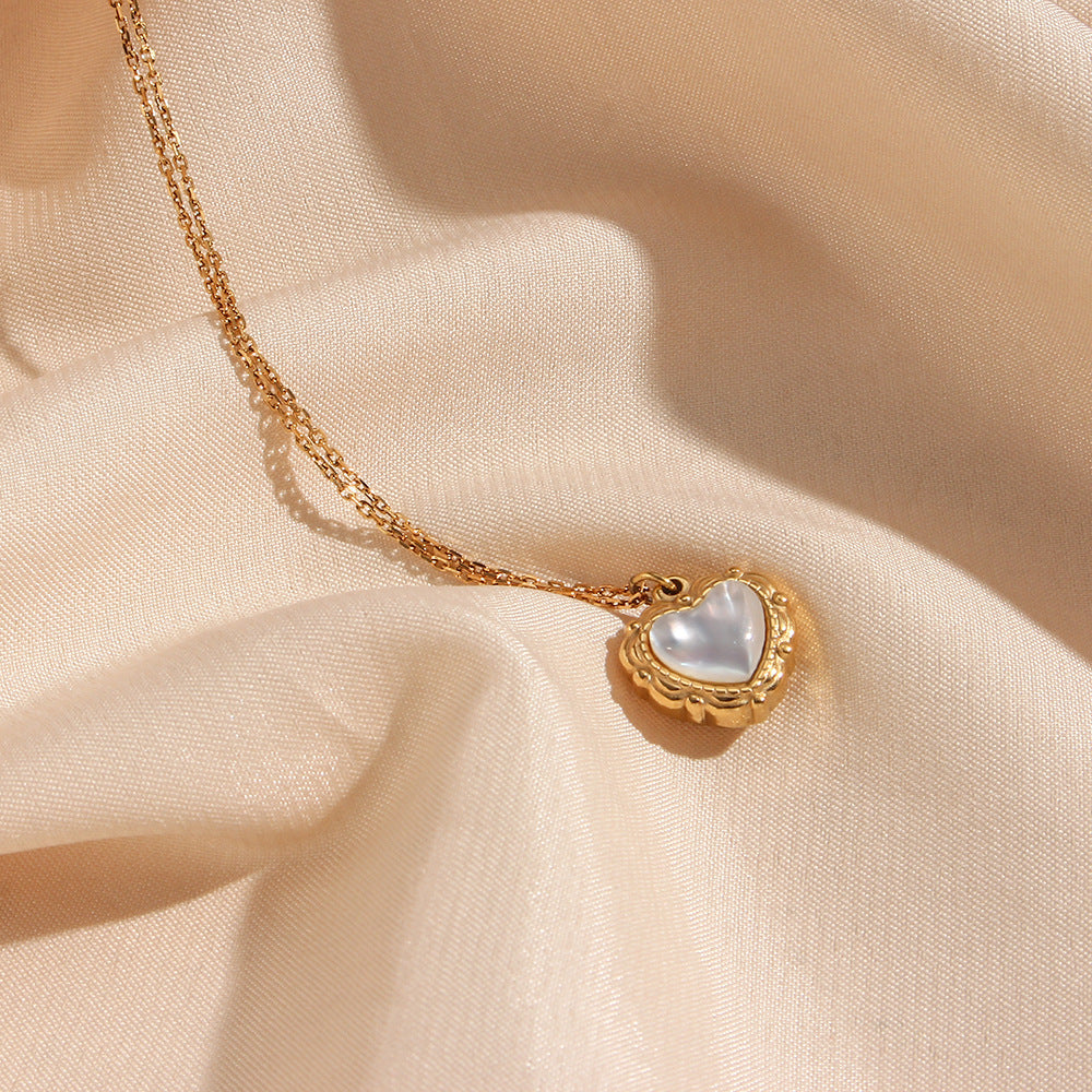 Amour Necklace
